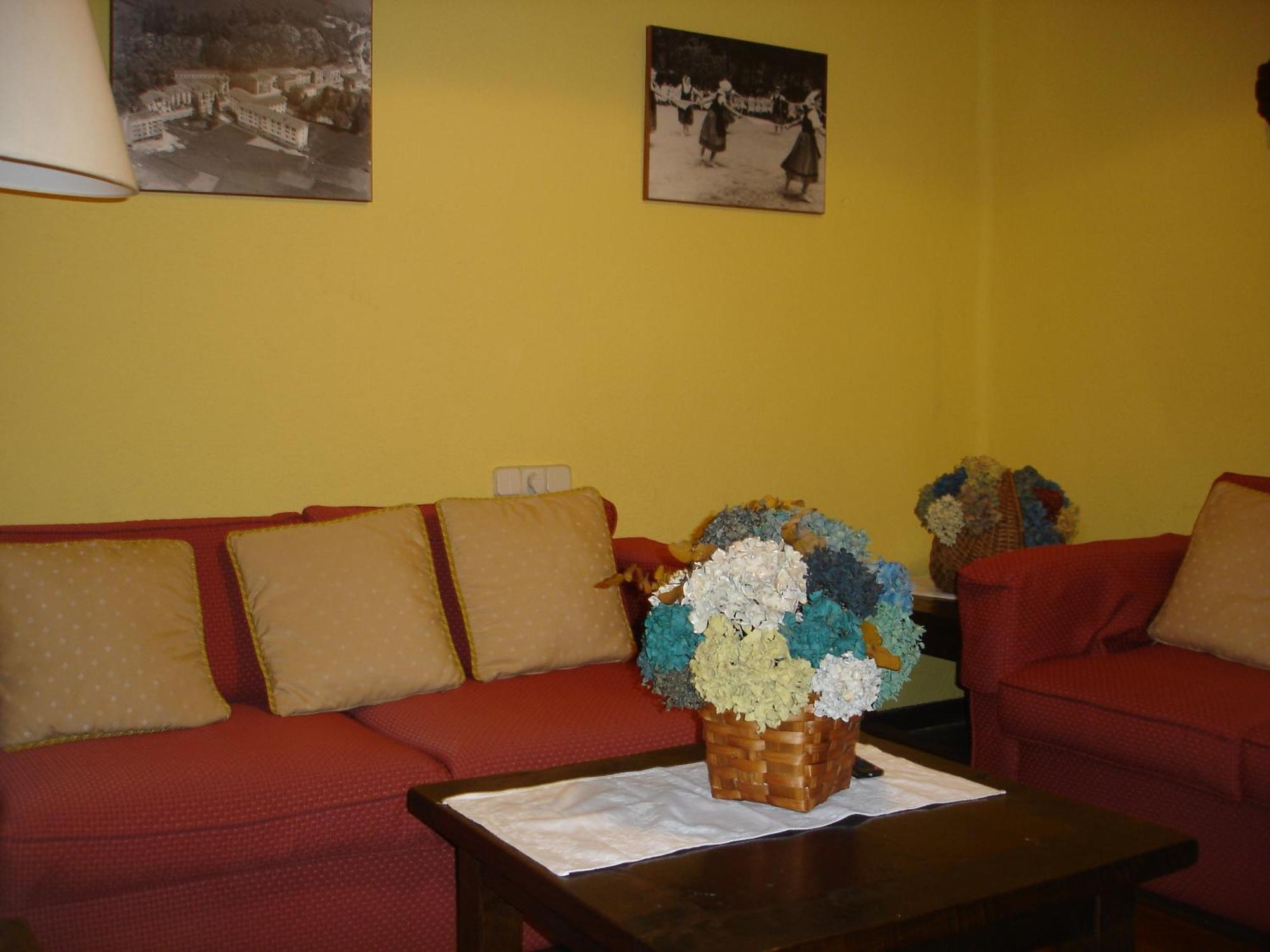 Hostal Ayestaran II Lekunberri Bagian luar foto