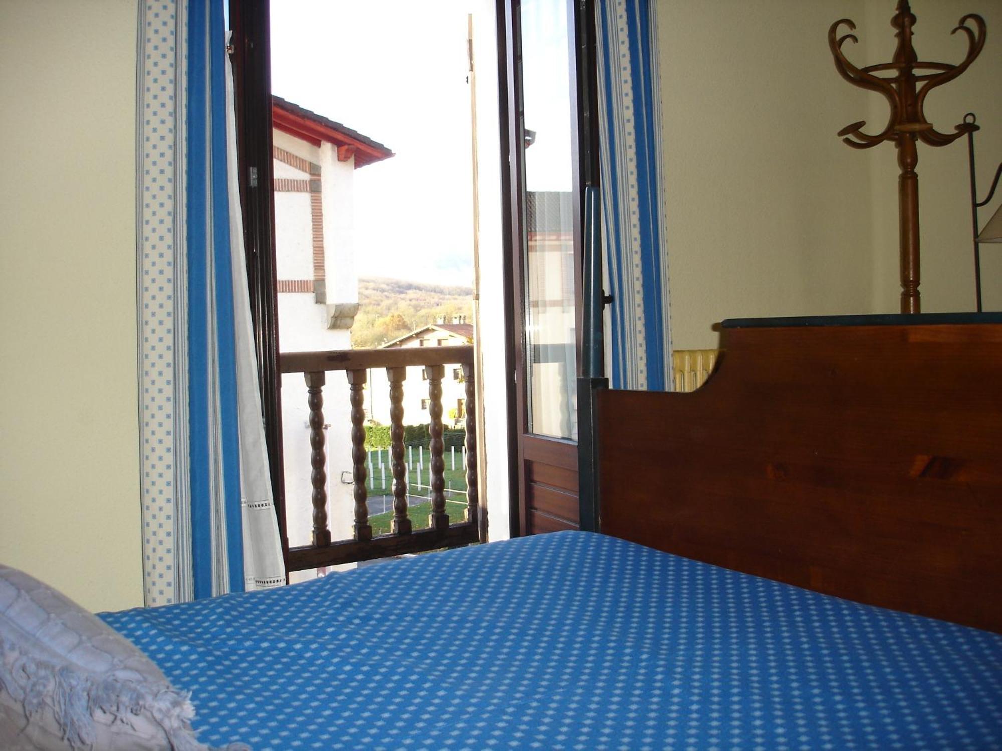 Hostal Ayestaran II Lekunberri Bagian luar foto