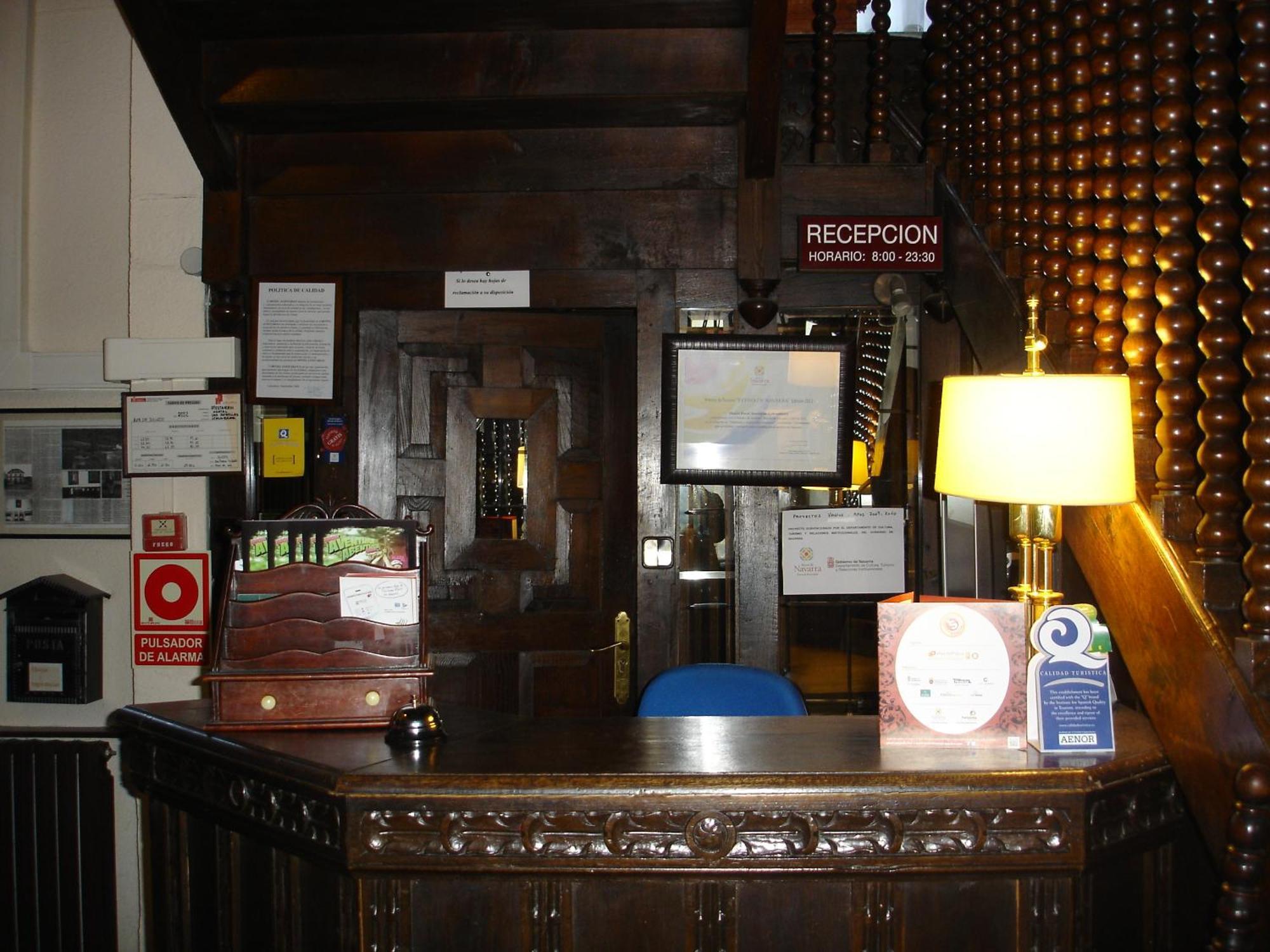 Hostal Ayestaran II Lekunberri Bagian luar foto