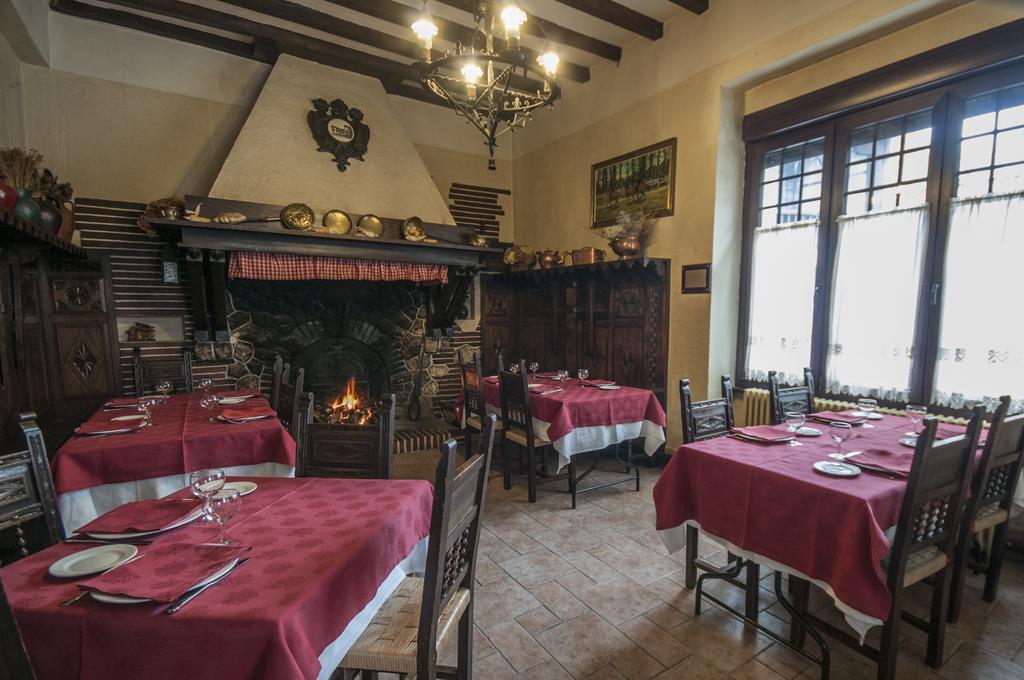 Hostal Ayestaran II Lekunberri Bagian luar foto