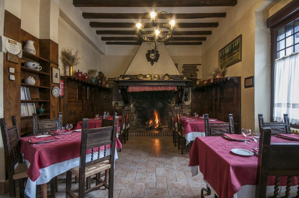 Hostal Ayestaran II Lekunberri Bagian luar foto