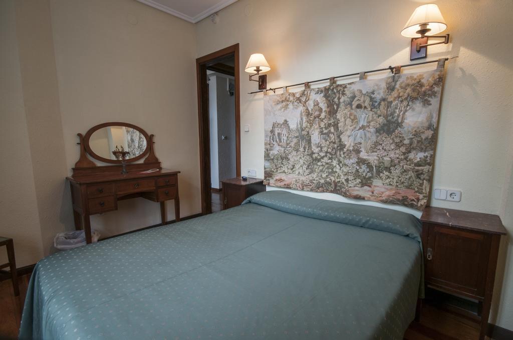 Hostal Ayestaran II Lekunberri Bagian luar foto