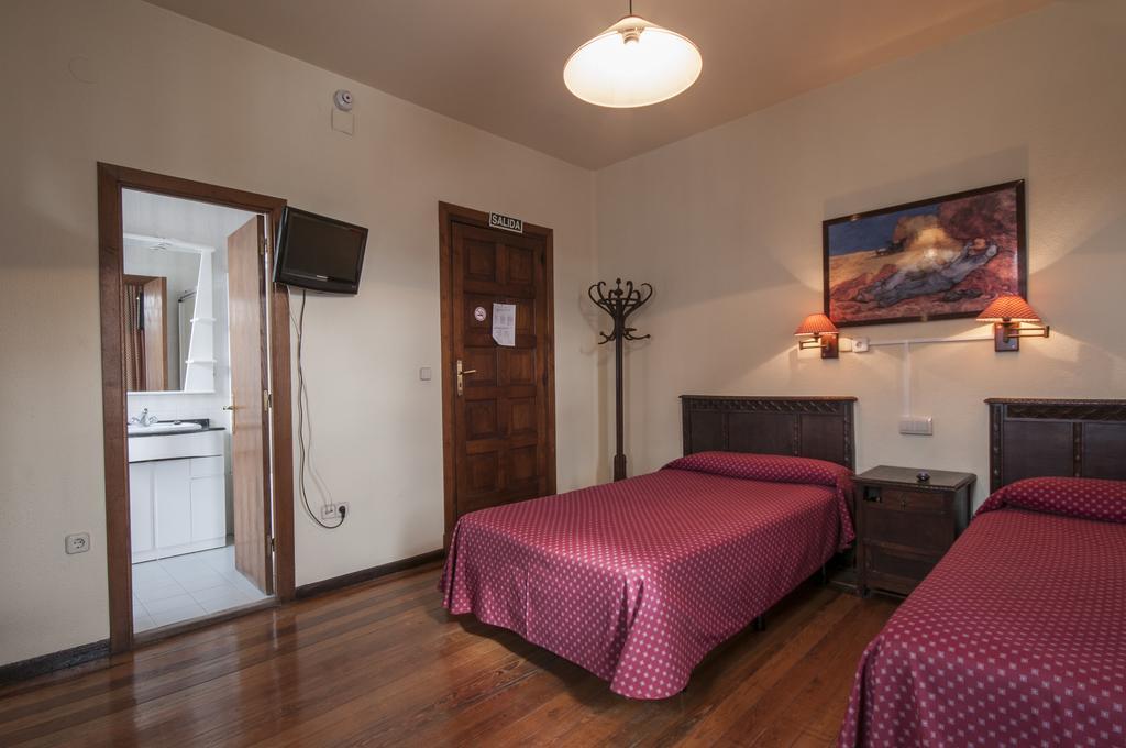 Hostal Ayestaran II Lekunberri Bagian luar foto