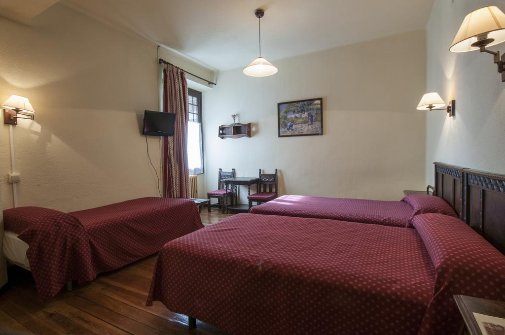 Hostal Ayestaran II Lekunberri Bagian luar foto