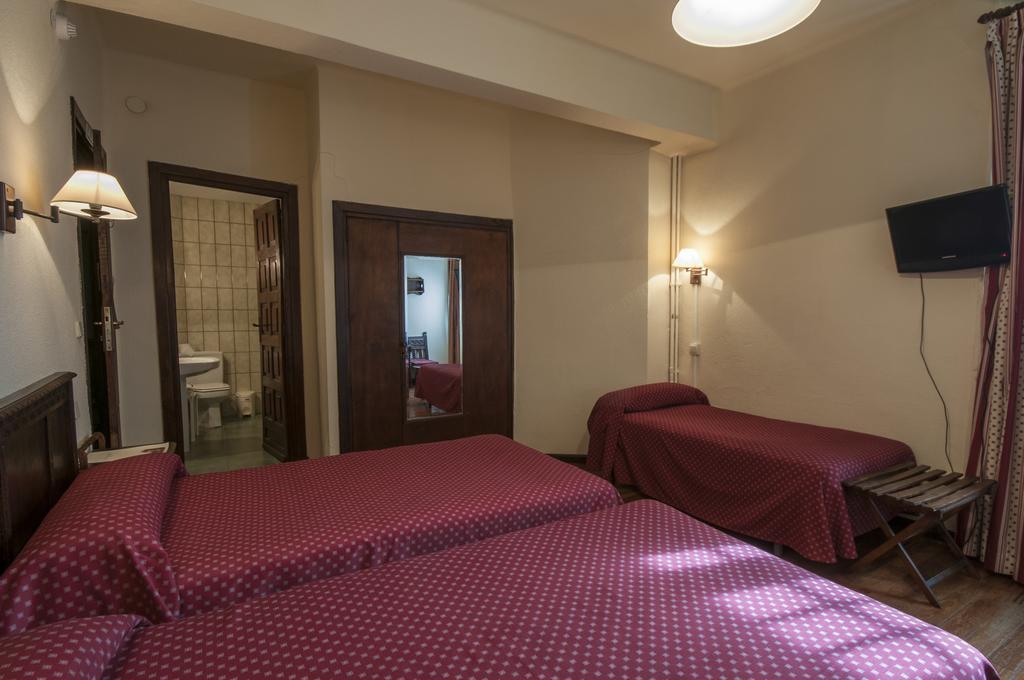 Hostal Ayestaran II Lekunberri Bagian luar foto
