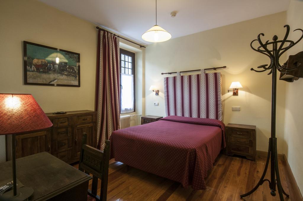 Hostal Ayestaran II Lekunberri Bagian luar foto