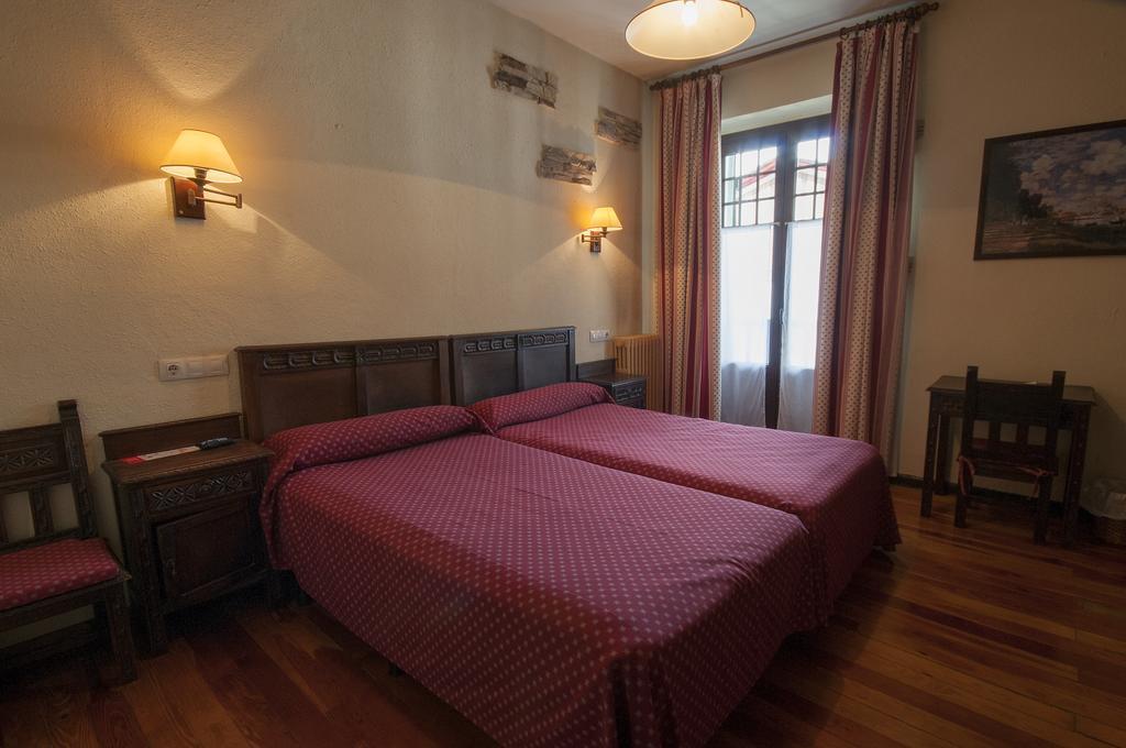 Hostal Ayestaran II Lekunberri Bagian luar foto