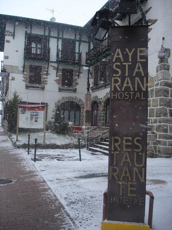 Hostal Ayestaran II Lekunberri Bagian luar foto